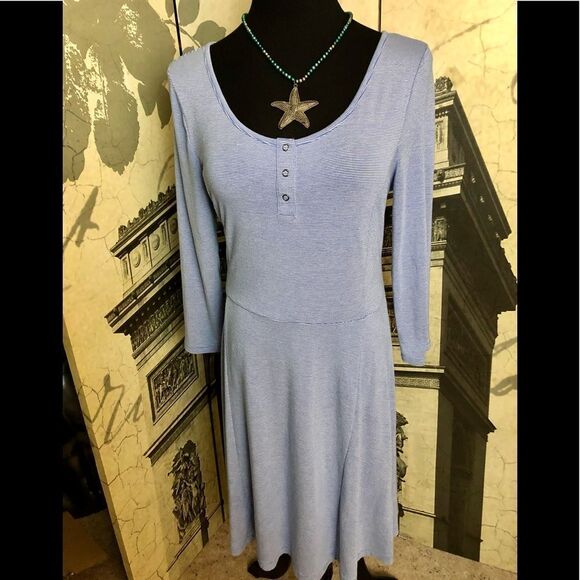 Nice dress by Skater Dress in size large - Picture 1 of 2